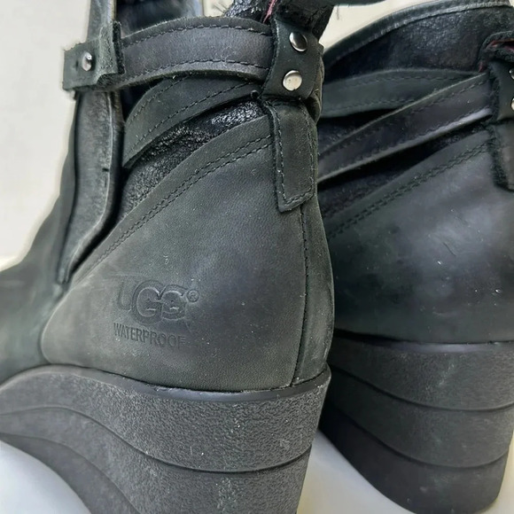 Ugg Emalie Ankle Boots Wedges Booties Leather Shearling Waterproof Zip Black  9 - Picture 7 of 10